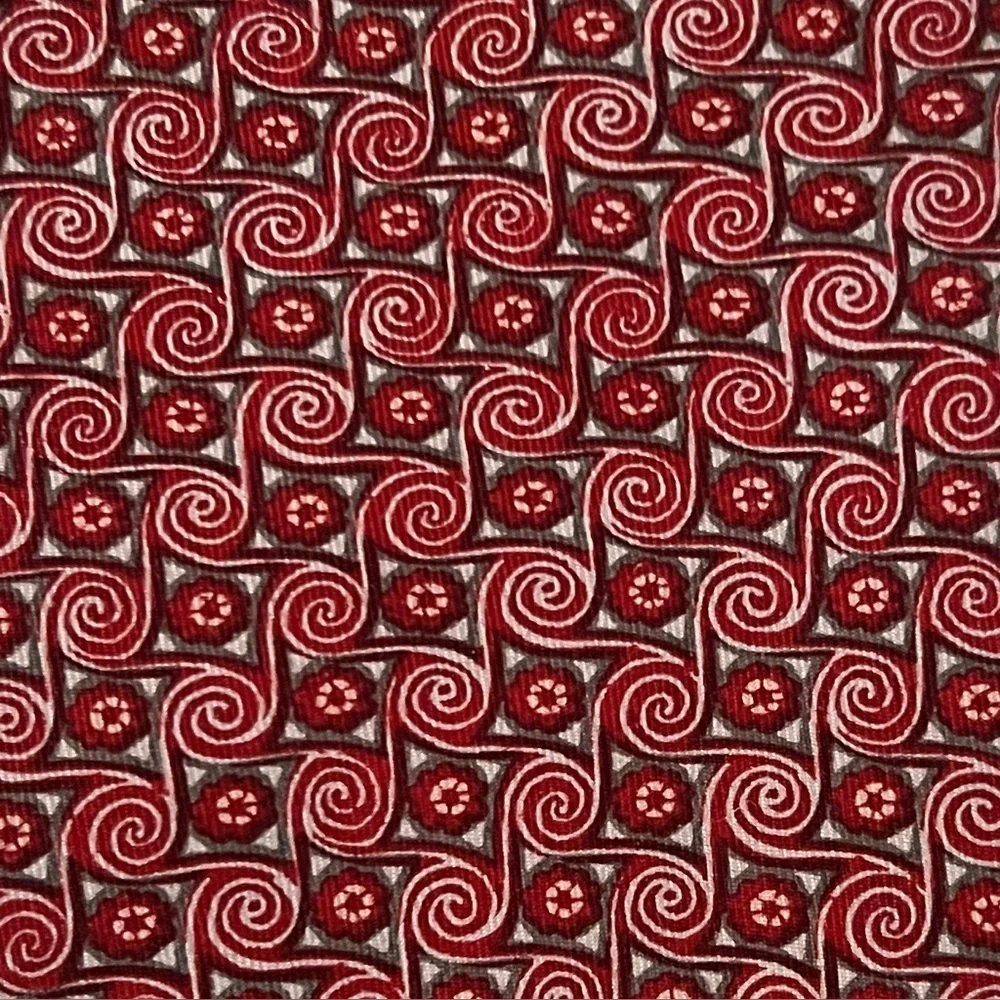 Christian Dior Men’s 100% Silk Red Gray Cream Floral Swirl Tie Made in the USA